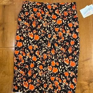 New with tags Small Lularoe skirt style Cassie